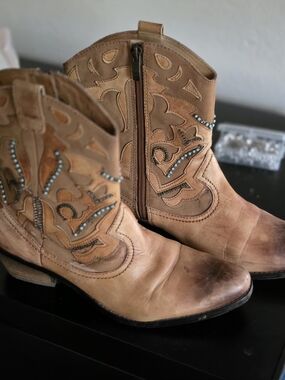 Vince Camuto Tan Leather Western Ankle Boots with Turquoise Studs